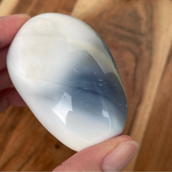 Orca Agate Palm Stone - Picture 13 of 17